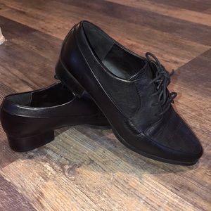 Tahari Black Gator  Loafers